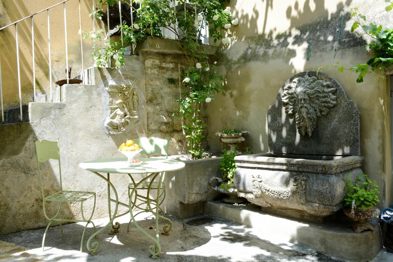 Châteauneuf-de-Gadagne Le Petit Chateau المظهر الخارجي الصورة